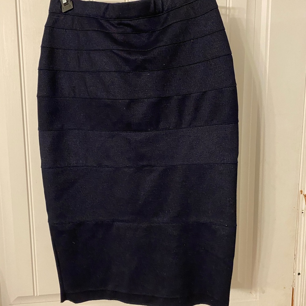 Womens size 4 dressy denim skirt.